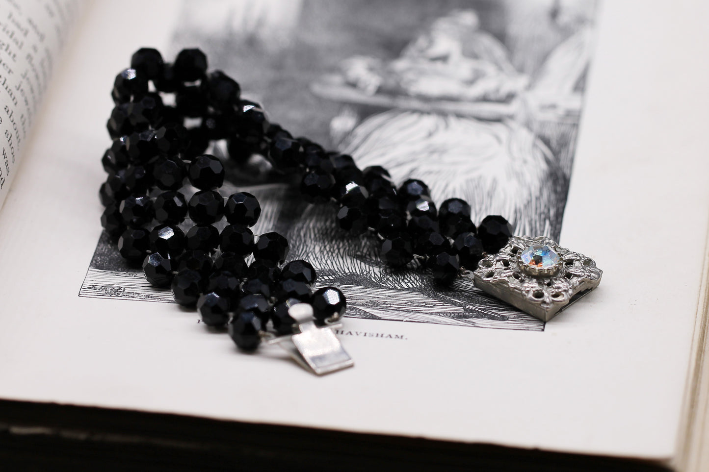 Vintage Art Deco Style Black Beaded Bracelet with Jeweled Clasp