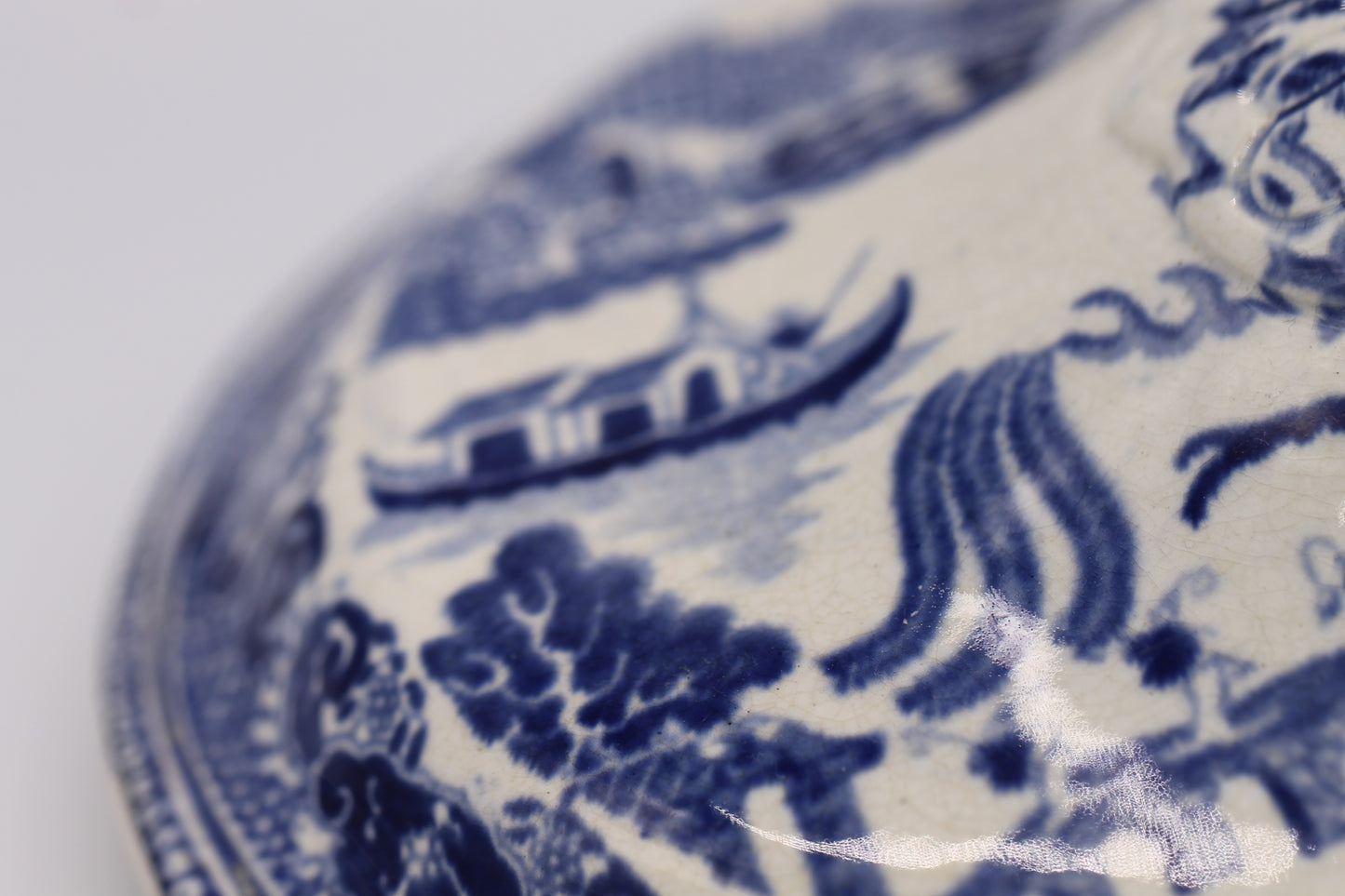 Antique Blue Willow Pattern LARGE Lidded Tureen c1850