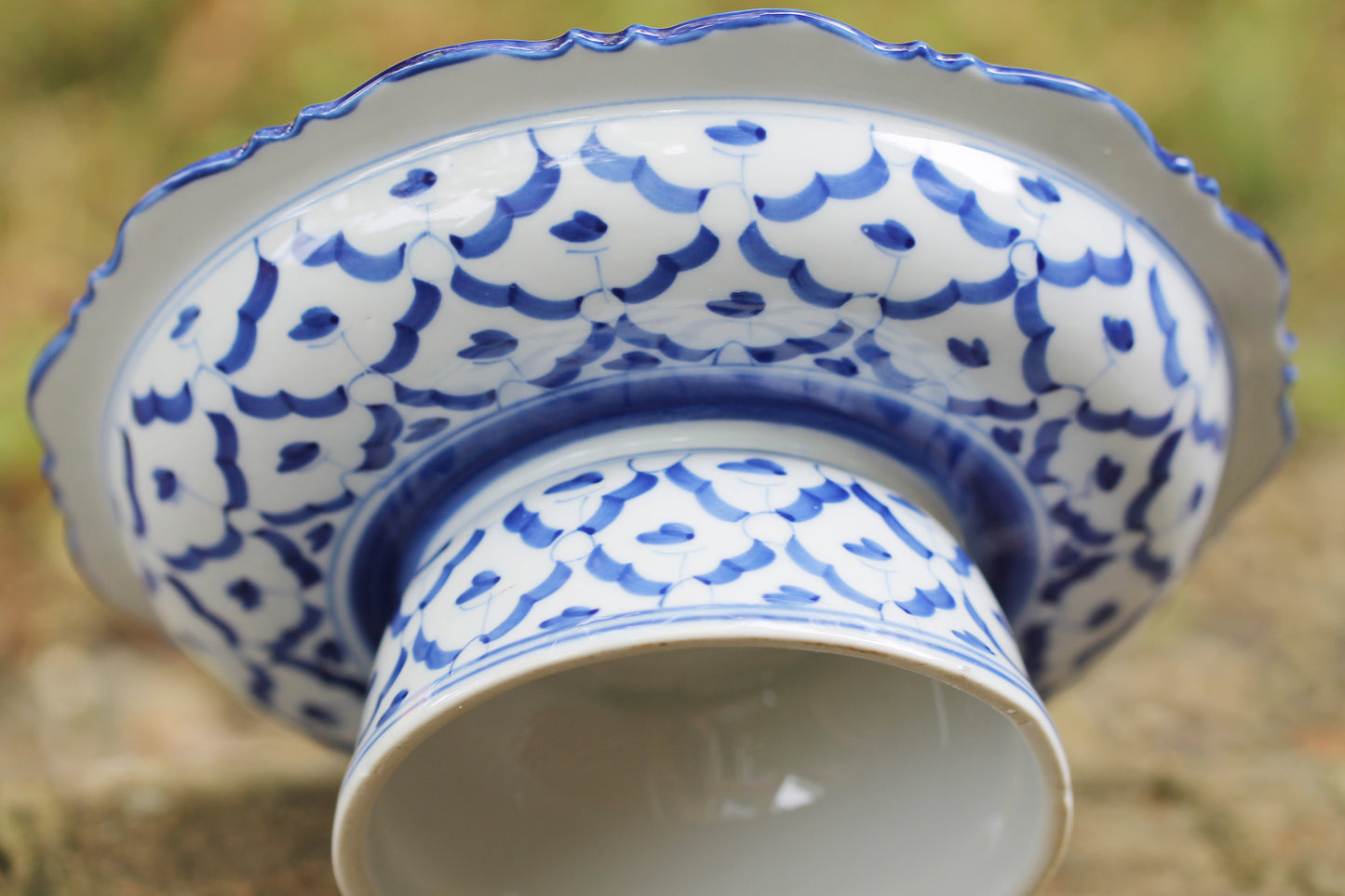 Early 20th Century Chinese Porcelain Blue and White Lidded Jars and Comport