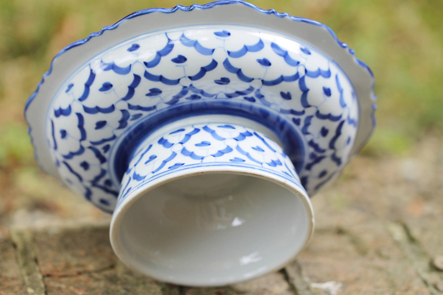 Early 20th Century Chinese Porcelain Blue and White Lidded Jars and Comport