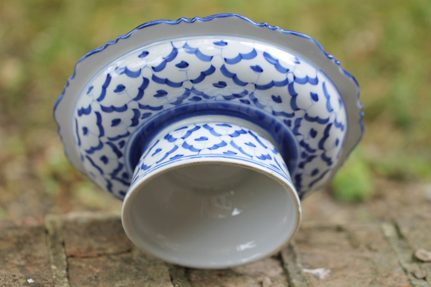 Early 20th Century Chinese Porcelain Blue and White Lidded Jars and Comport