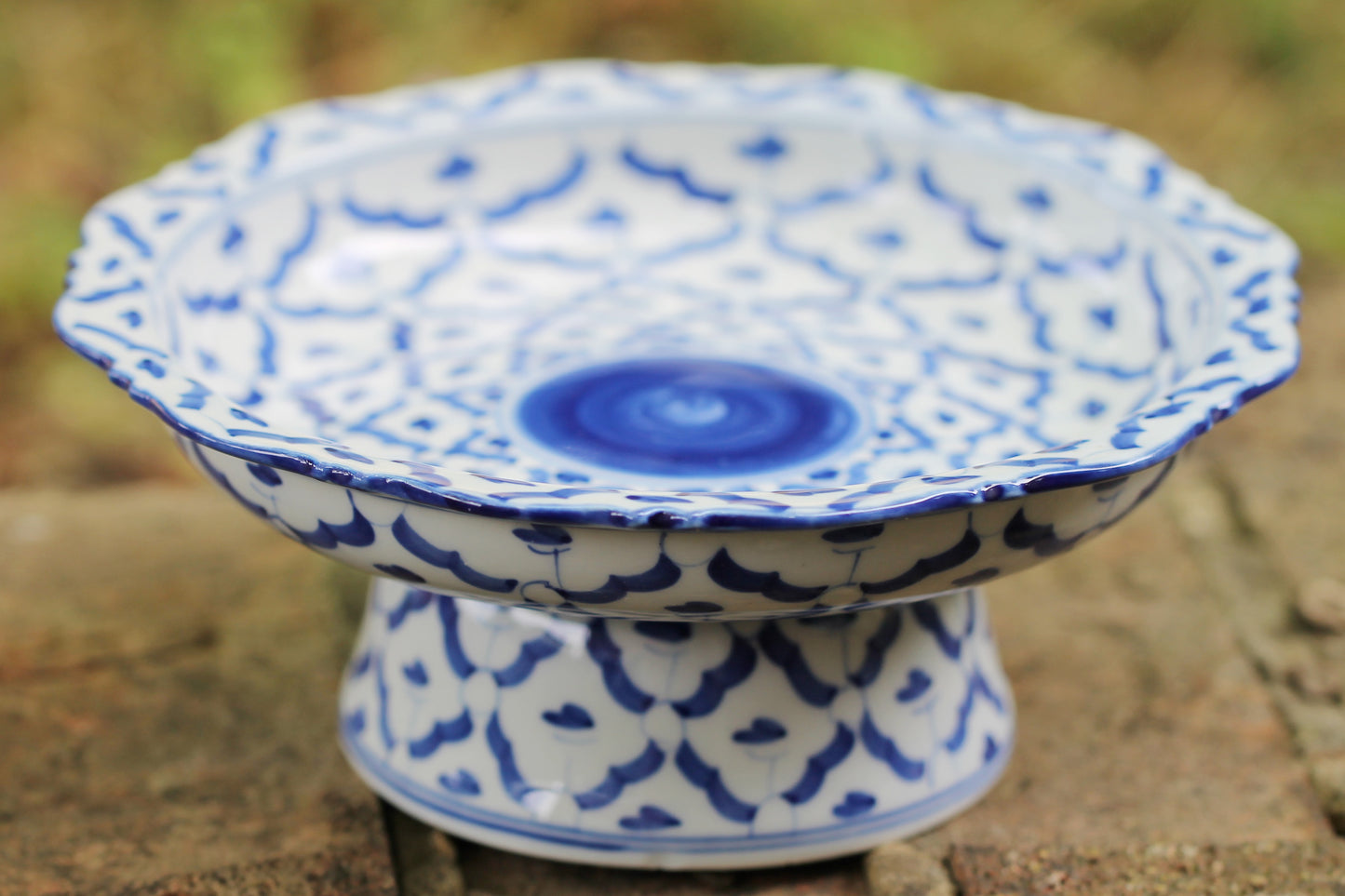 Early 20th Century Chinese Porcelain Blue and White Lidded Jars and Comport