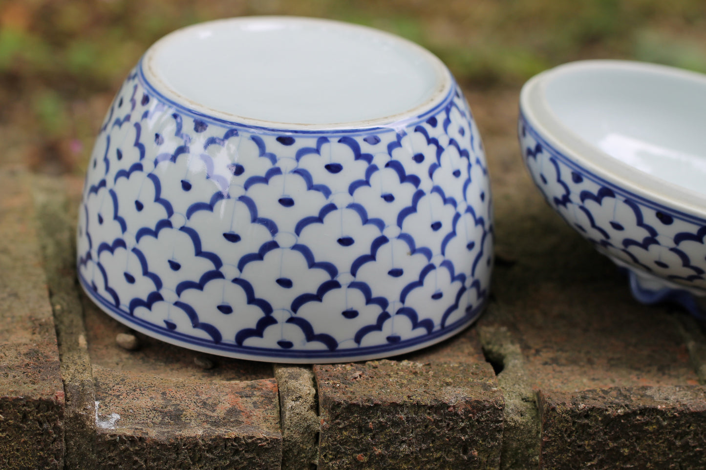 Early 20th Century Chinese Porcelain Blue and White Lidded Jars and Comport