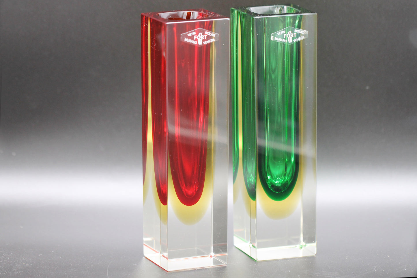 Pair of Mid-century Modern Murano Glass Sommerso Vase attributed to Flavio Poli, 1970s